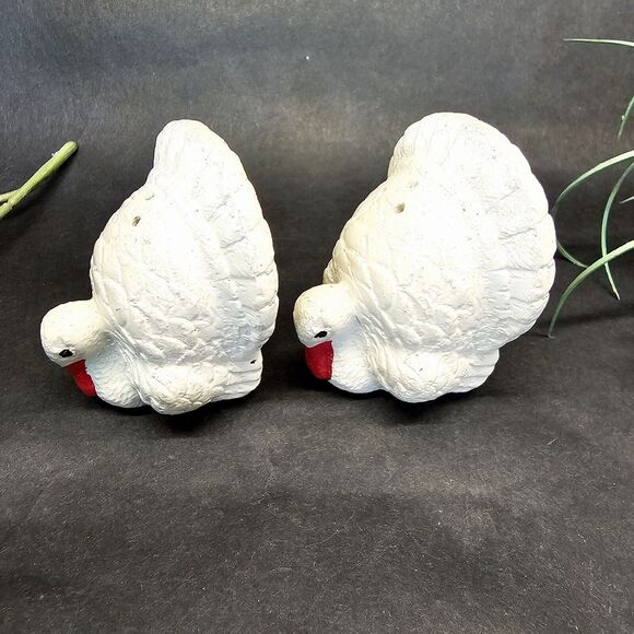 Vintage White Chalkware Plaster Turkey Thanksgiving Salt & Pepper Shakers w/cork - Picture 1 of 10